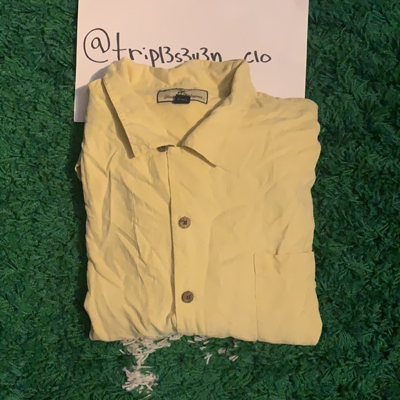 Tommy Bahama Hawaiian Button down - Picture 5 of 5